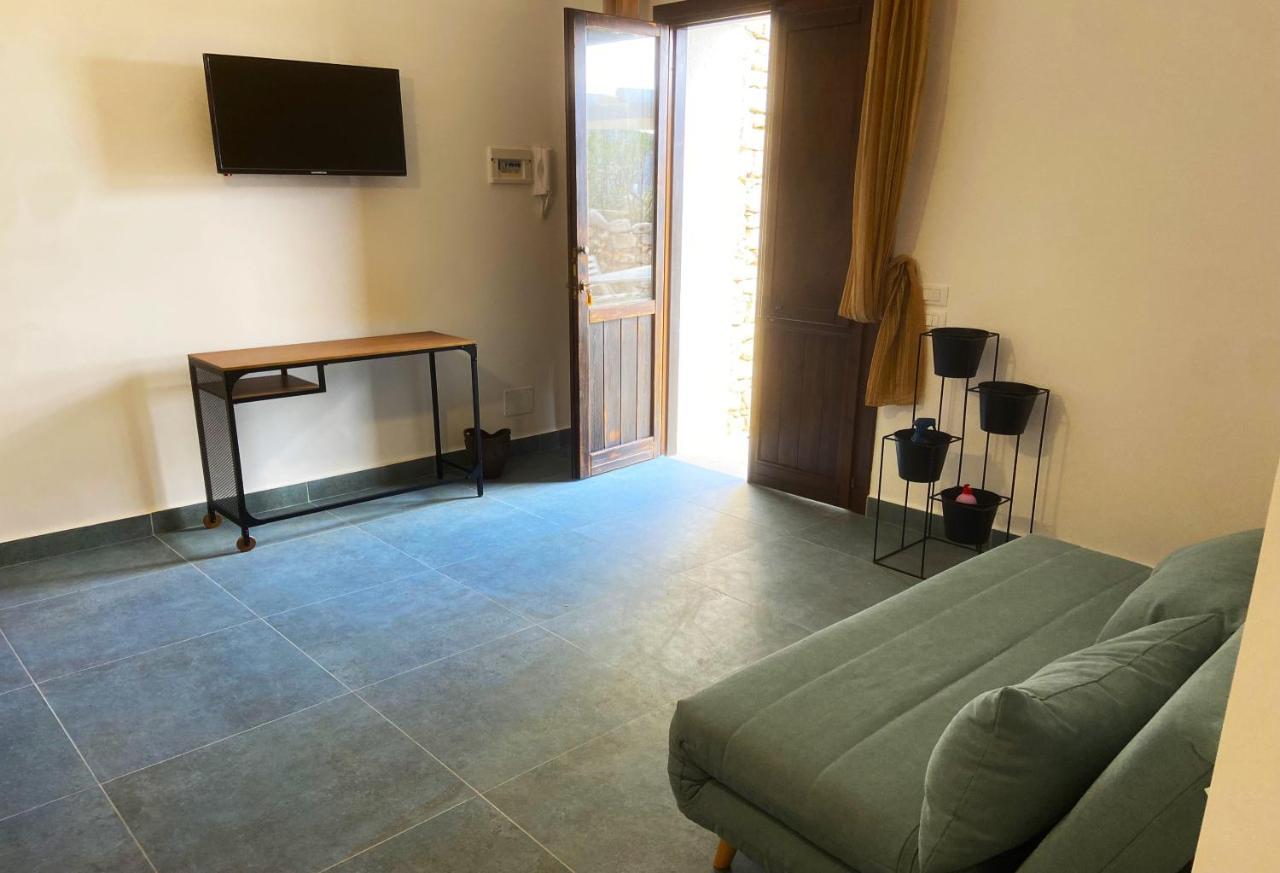Il Casale San Vito Apartment ซานวิโต โลคาโป ภายนอก รูปภาพ