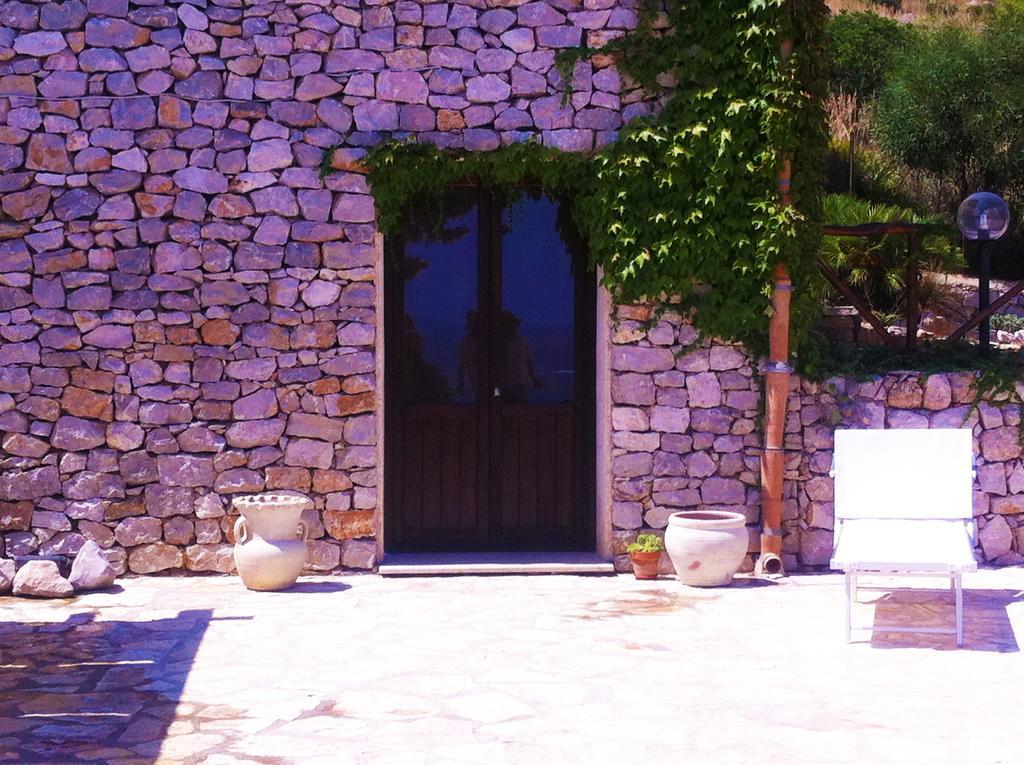 Il Casale San Vito Apartment ซานวิโต โลคาโป ภายนอก รูปภาพ